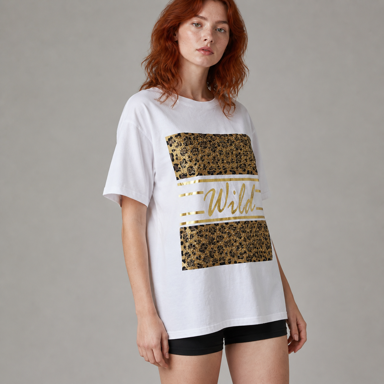 Beyaz Gold Leopar Detaylı Oversize Tişört