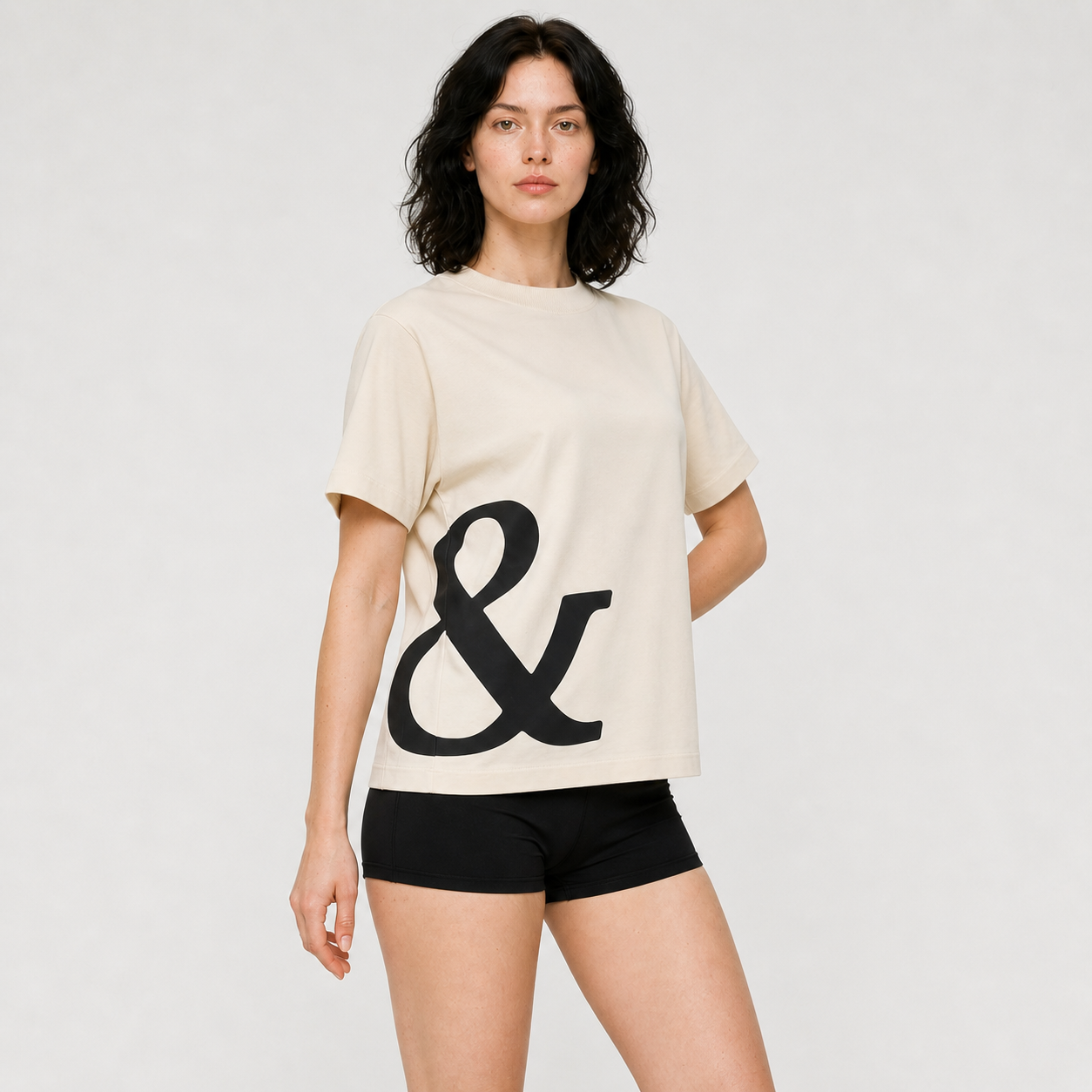 Ampersand Baskılı Tişört