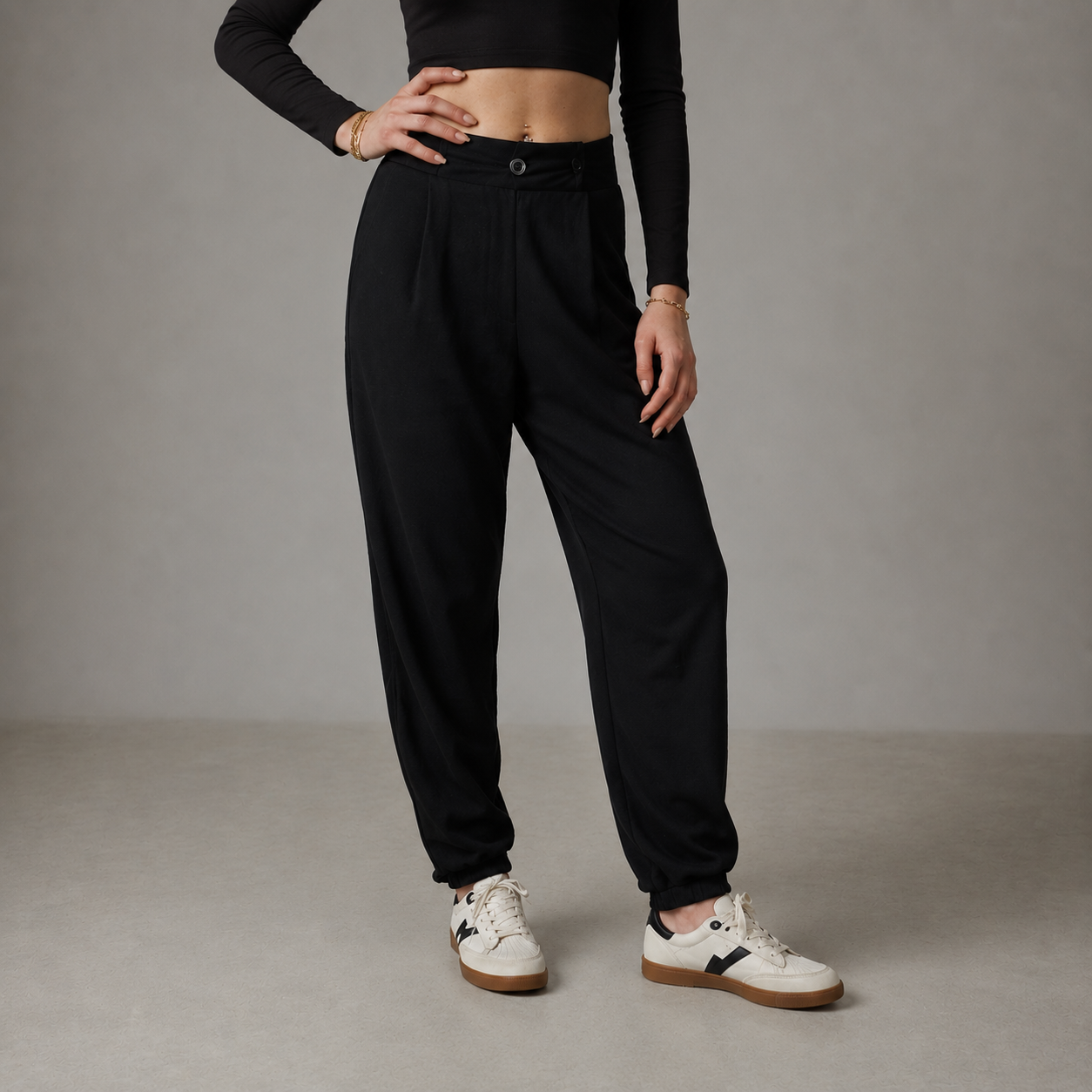 Siyah Paçası Lastikli Jogger Pantolon